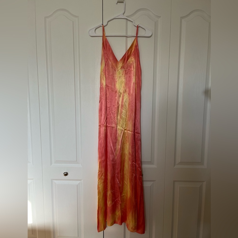 🇨🇦 Astrid Sunrise Slip Dress size Medium